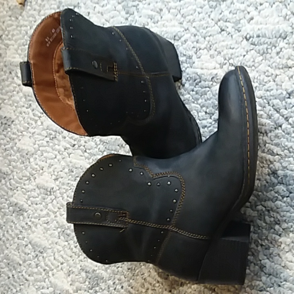 Born cowboy boots Size 8.5 / 40